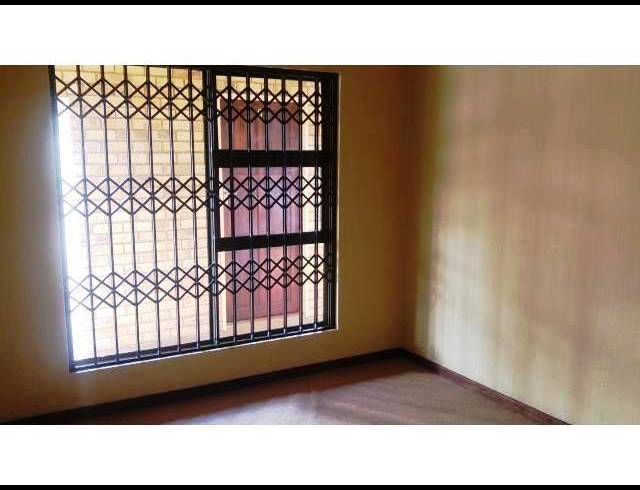 2 BEDROOM PROPERTY TO RENT IN MONUMENT